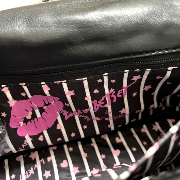 NWT BETSEY JOHNSON Quilted Heart Shoulder Bag Black Faux Fur Charm Purse - Picture 8 of 8